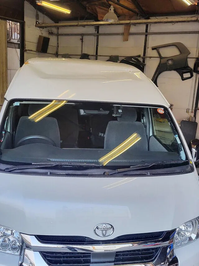 堺市　ルーフ　へこみ修理　トヨタ ハイエース｜板金塗装