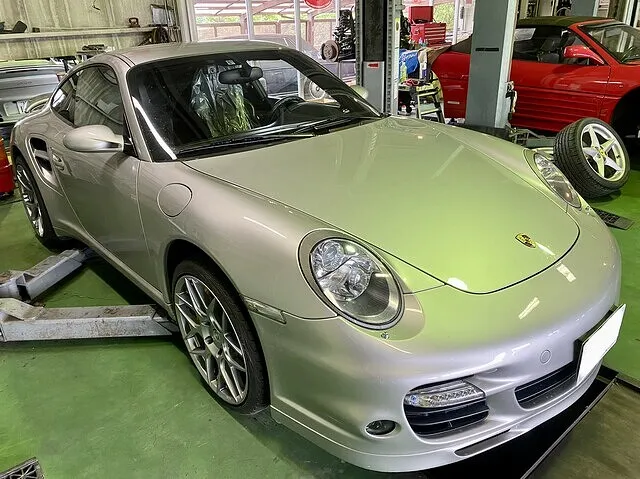 ポルシェ911ターボ 車検整備修理・リップスポイラー板金塗装