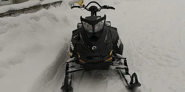 スノーモビル トレーラー 旭川市 ラブマシーン・フジモト