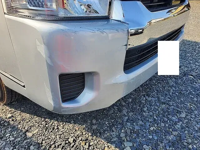 郡山市　令和元年　トヨタハイエース　バンパー交換