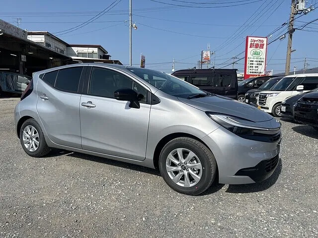 奈良市　新車販売　アクア