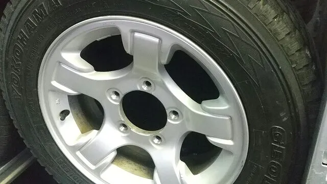 ジムニー用スタッドレスタイヤ付きアルミホイール続々入荷中です