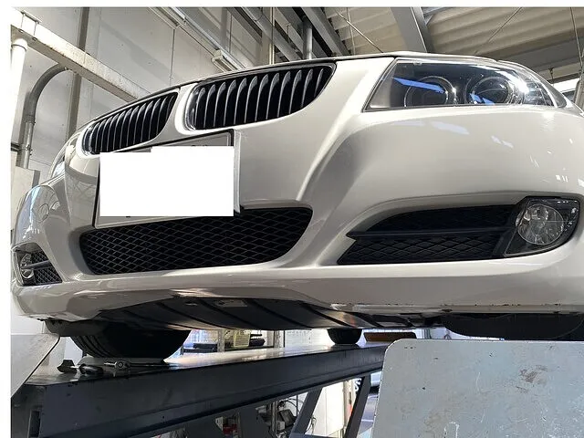 BMW　フロントバンパーキズ修理 11,000円（税込）｜明石市　鈑金塗装