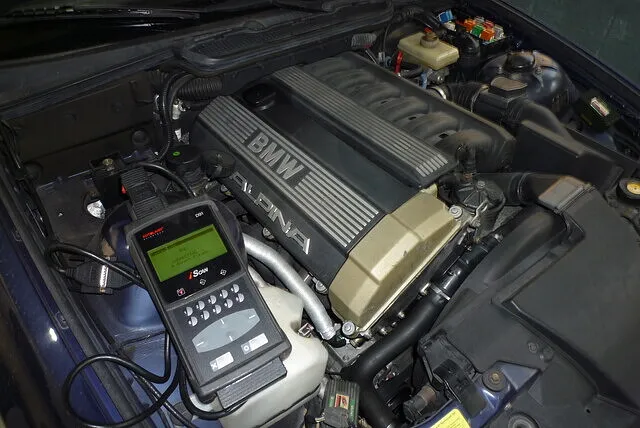 人気 ブランド チェック E36 318is 前期純正DME（BMW3シリーズをイジる！」ボルトオン パーツ