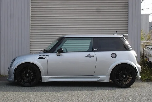 MINI クーパー RONALホイール R50 4穴 +48 205/45R17（MINI R50
