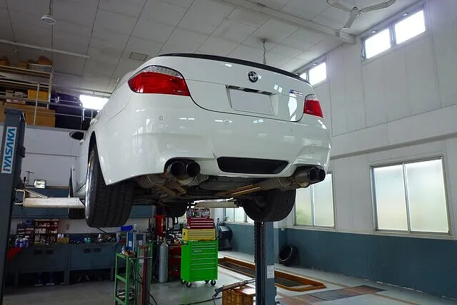 BMW E60 M5 マフラーフロントパイプ加工 三重県