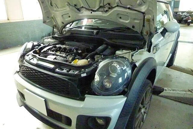 ミニ R56 クーパーS エンジンオイル漏れ 修理 三重県
