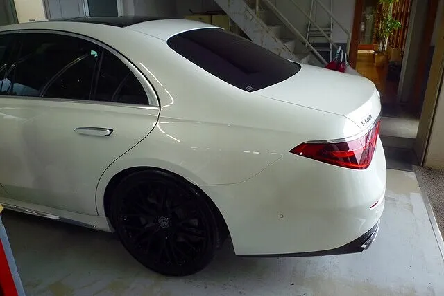 ベンツ W223 S500 バッテリー交換 三重県 津市