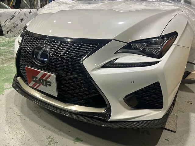 茨城県　レクサスRCF　TRD製　ドライカーボンスポイラー修理