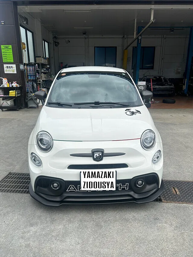 長野県千曲市｜アバルト　持込　リップスポイラー取付け