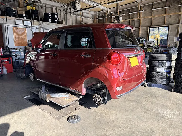 坂出市　バッテリー交換・タイヤ交換　ダイハツ キャスト│車検・整備