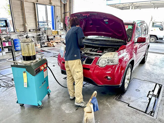 日産 エクストレイル　エンジンオイル交換│坂出市　車検・整備