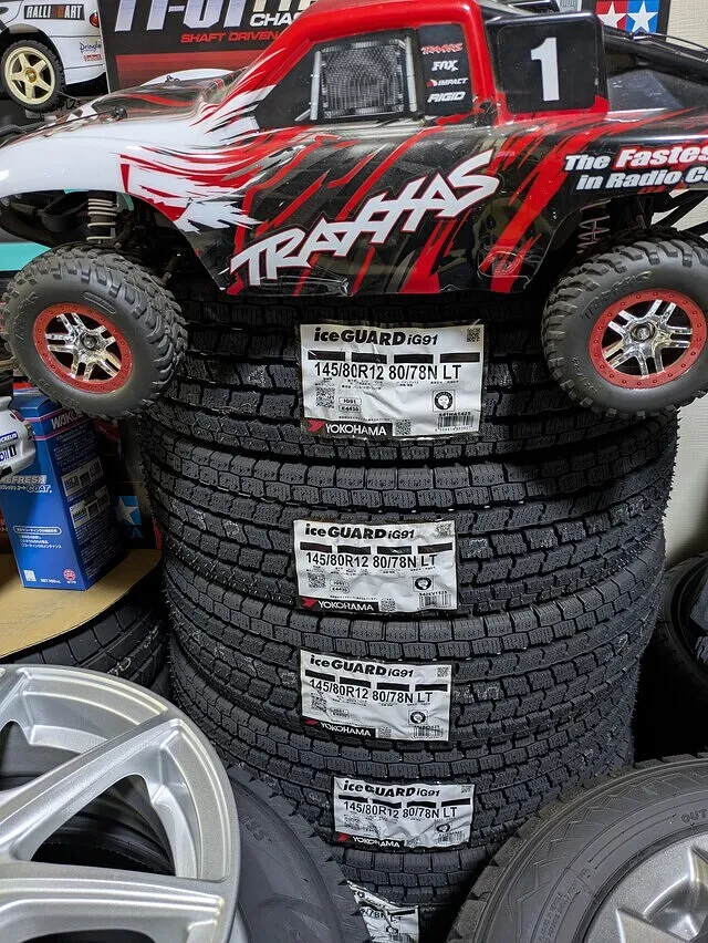 由利本荘市軽用スタッドレス安い店