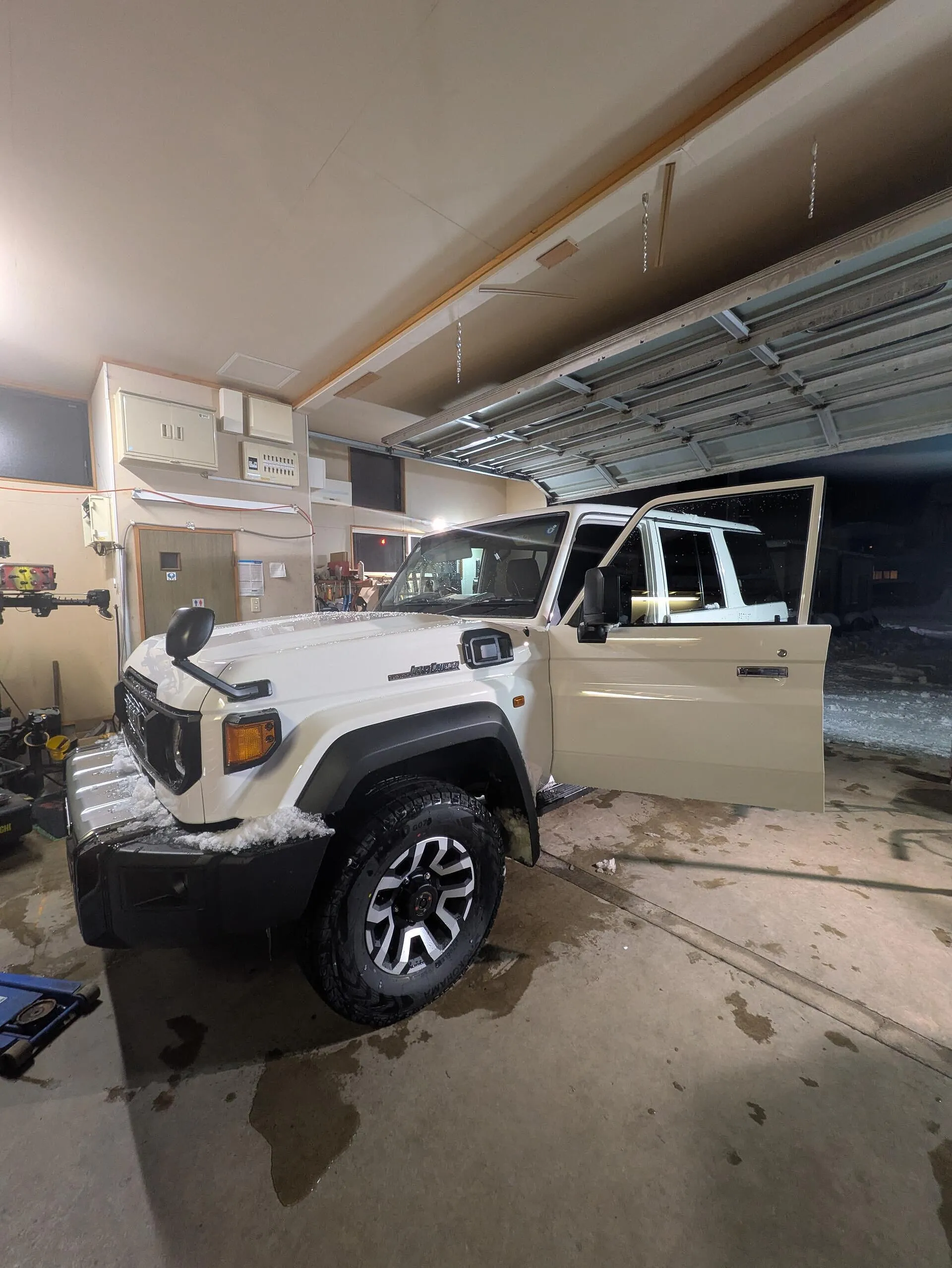 由利本荘市ランクル70持込ディスプレイオーディオETC車載器取付