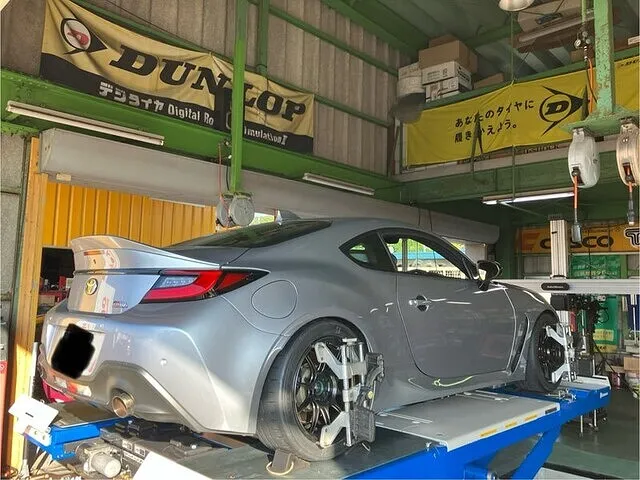 走りを極めるGR86。二台の対照的なアプローチと、驚異のコースレコード更新。