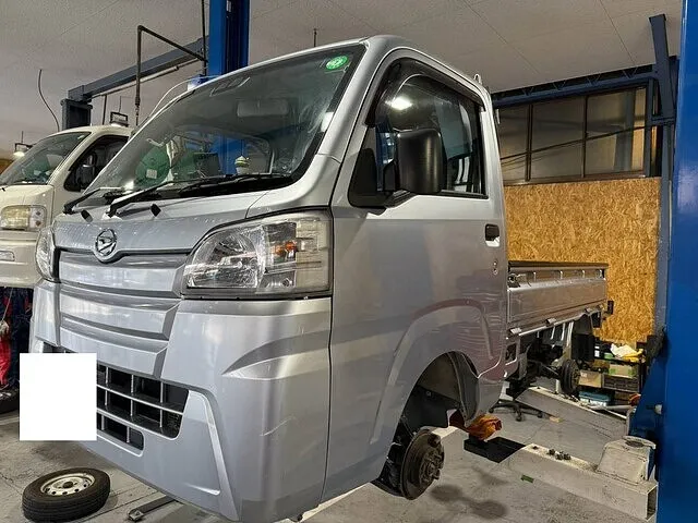 関市 車検・整備 ダイハツ ハイゼットトラック｜リフレクター交換