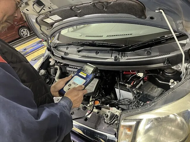 関市　車検　ダイハツ ムーヴ　エンジンオイル交換・ブレーキフルード交換│車検・整備