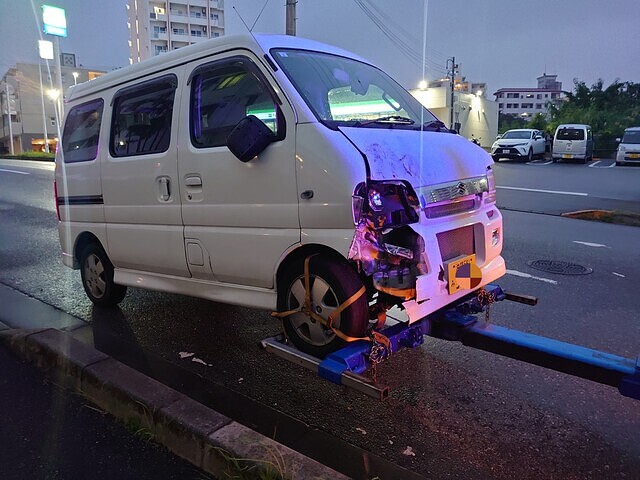 浦添市　エブリィ　事故