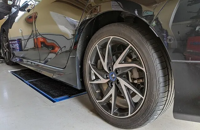 50プリウス ダウンサス取り付け トヨタ 足回り パーツ 持ち込み 50プリウス ダウンサス取り付け トヨタ 足回り パーツ 持ち込み