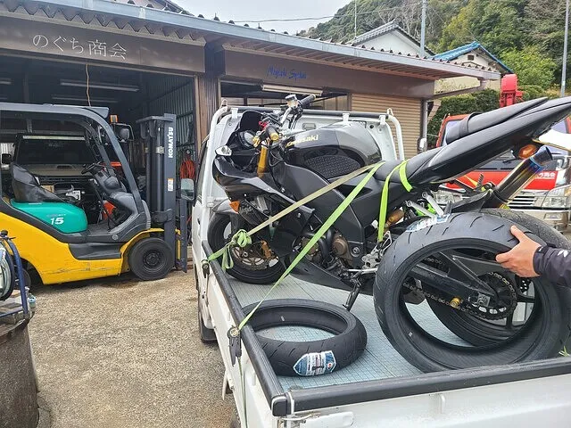 市原市　カワサキ　ZX-10R　バイク　タイヤ交換