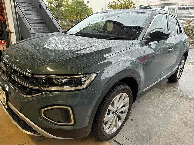 神戸市西区鈑金塗装　T-ROC ボンネット凹み補修