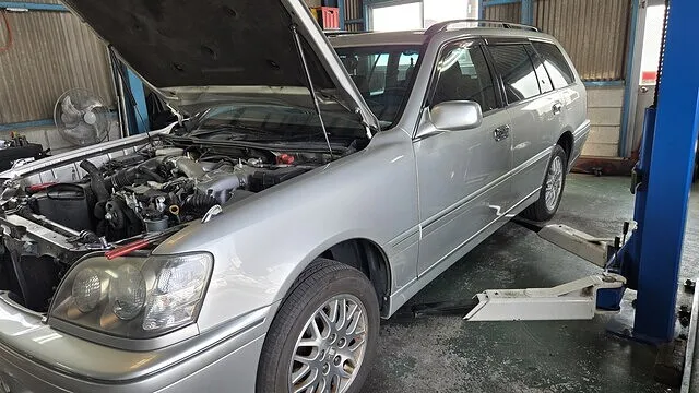 トヨタ クラウン　エンジンオイル漏れ修理　タイミングベルト交換・ウォーターポンプ交換│豊橋市　車修理