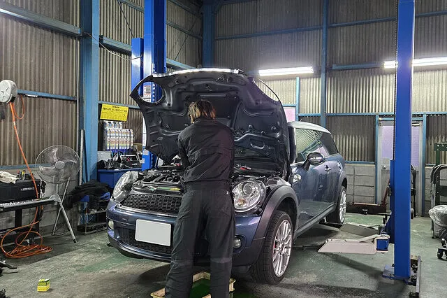 ミニクラブマン　冷却水漏れ修理　サーモスタッド交換｜豊橋市　車修理