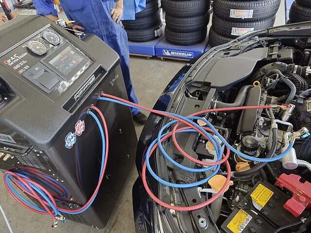 南足柄市　最新機器でエアコン性能を回復！エアコン修理・エアコンガスクリーニングは三橋自動車へ