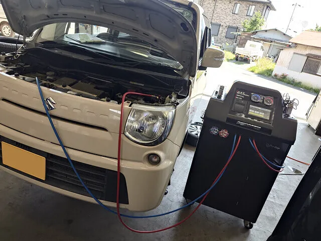 南足柄市　スズキ MRワゴン　エアコンの効きが悪い　エアコンガスクリーニング│車修理