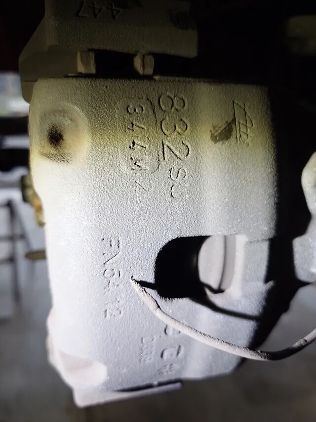 南足柄市　ブレーキ修理　フロントブレーキパッド交換　フィアット500│車修理