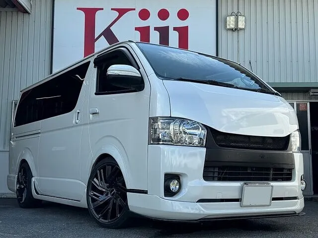 摂津市・ハイエース・アライメントの作業