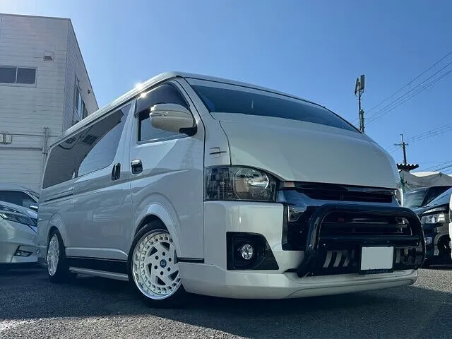 摂津市・ハイエース・18インチホイール・カスタム