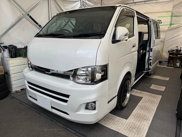 摂津市・ハイエース・ミラー型ドラレコ・サイドデカールステッカー