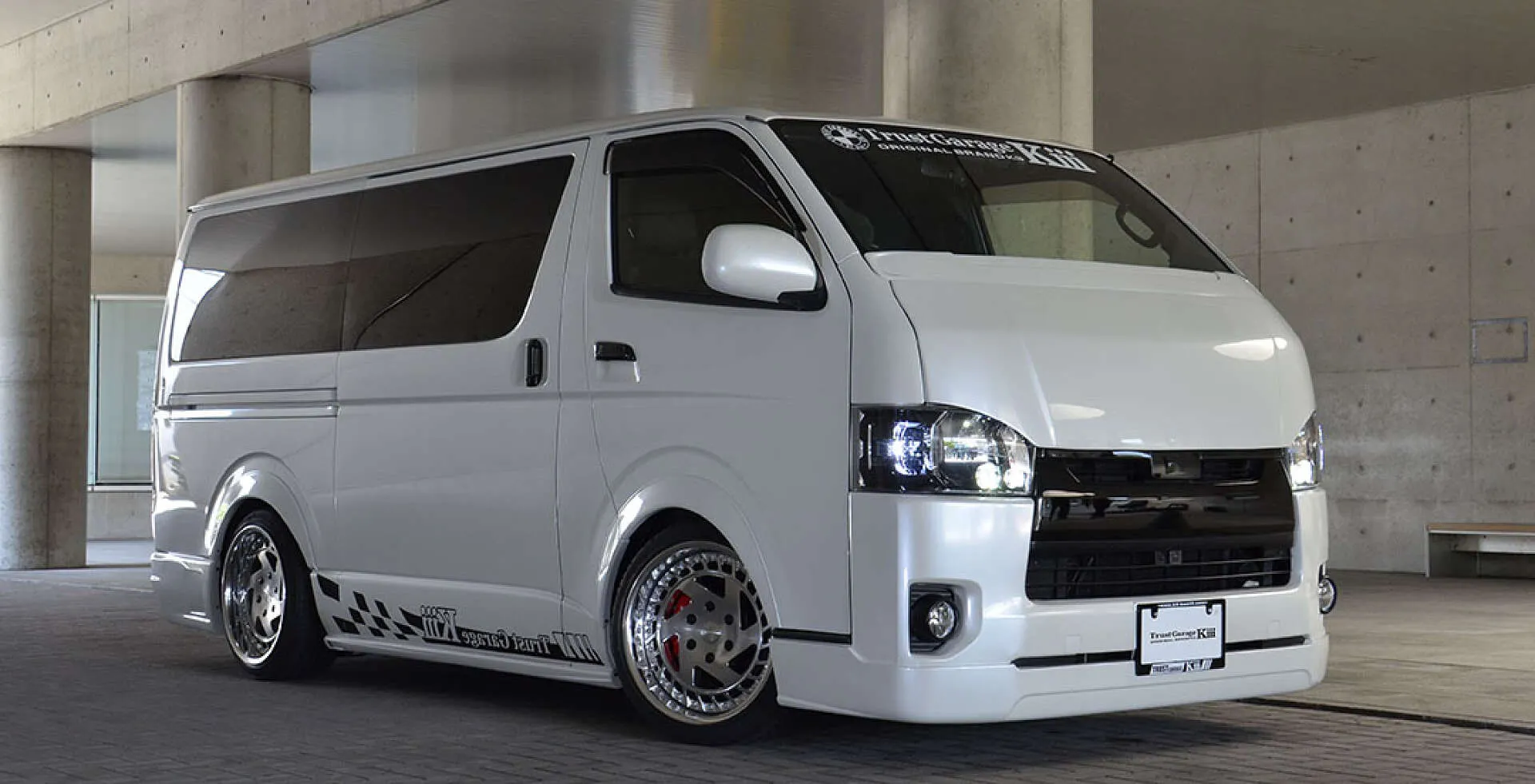カスタム 大阪府 摂津市 ハイエース トラストガレージK3