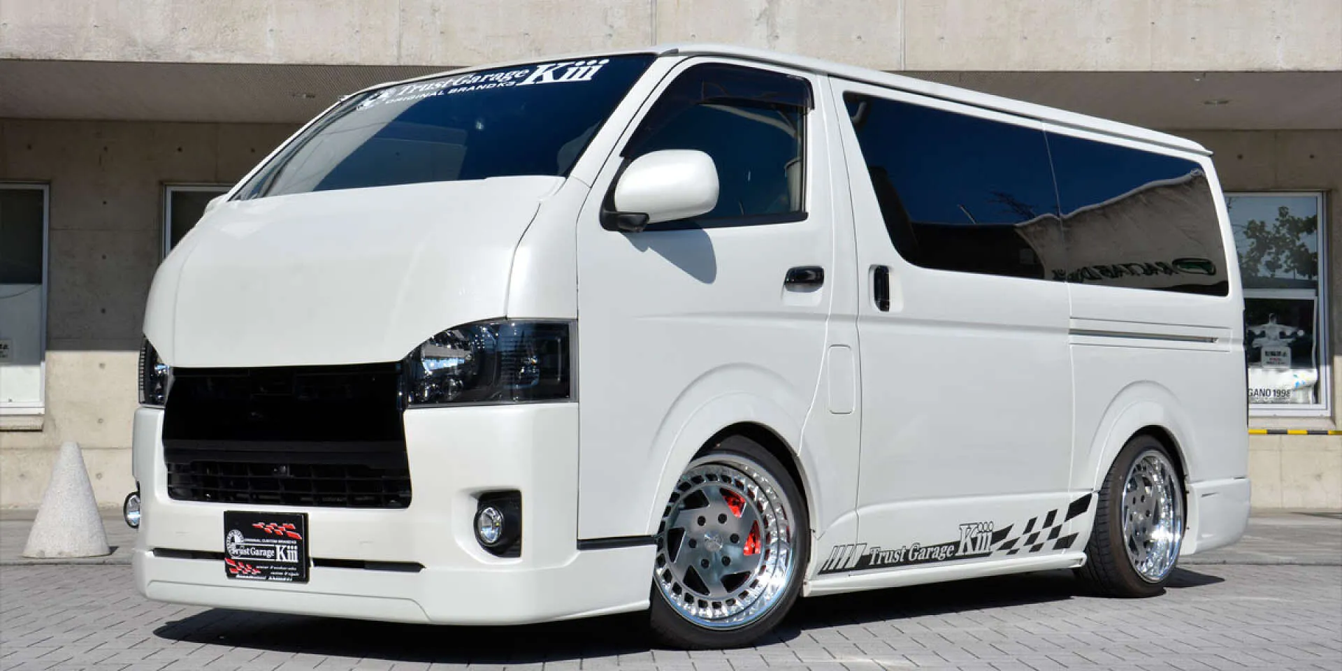 カスタム 大阪府 摂津市 ハイエース トラストガレージK3