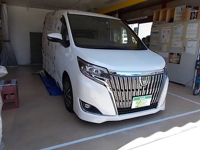 十日町市　鈑金塗装　エスクァイア　リヤバンパー