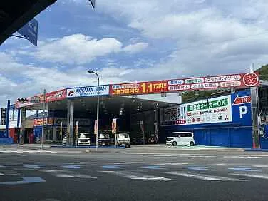 フラット7坂出店外観