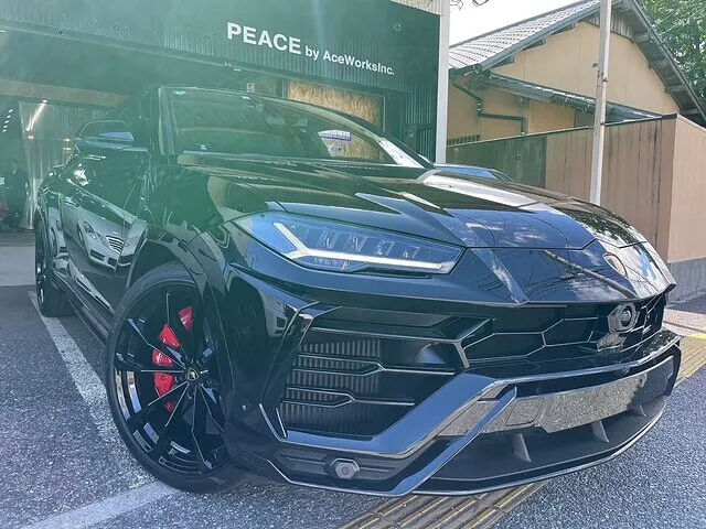 LAMBORGHINI URUS S