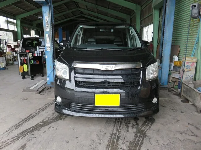 行田市　修理　ノア　冷却水漏れ修理