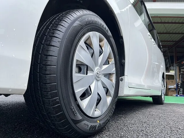 岡崎市 タイヤ交換 ノア 15インチ 195/65R15