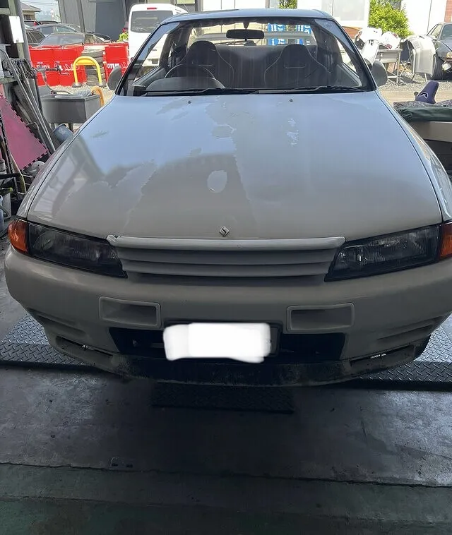 R32スカイライン、GTRの持ち込みタイヤ交換です。