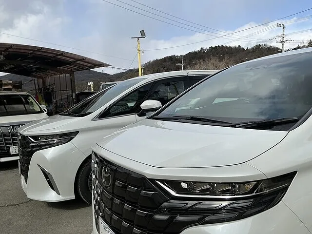 アルファード新車です