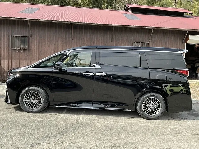 新車ラッシュ、本日はアルファードです‼️