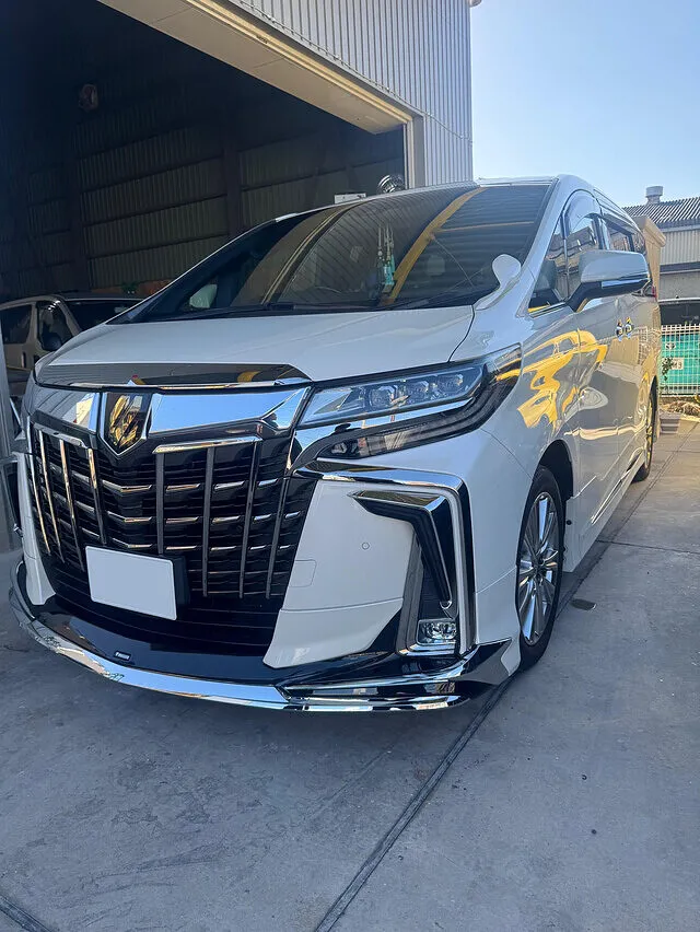 アルファード　スポイラー塗装　ドアロッカーパネル交換　守口市　