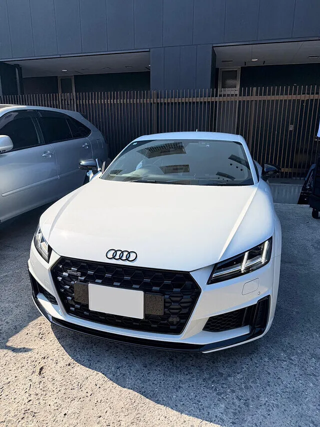 アウディTT　前後ドラレコ取付　守口市　門真市　寝屋川市　