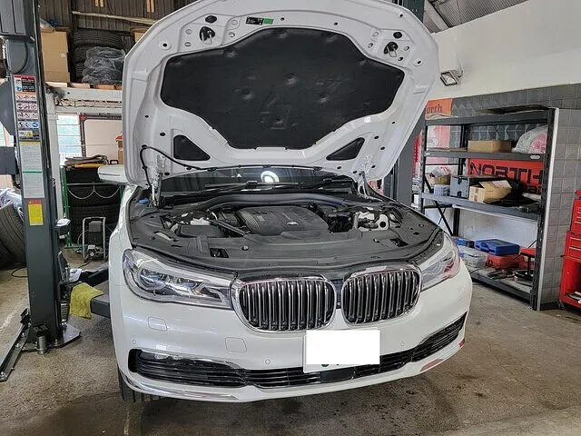 札幌市　白石区　BMW  740d　エアサス修理