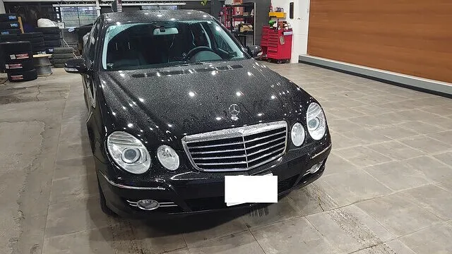 札幌市　白石区　E350　純正ナビ交換