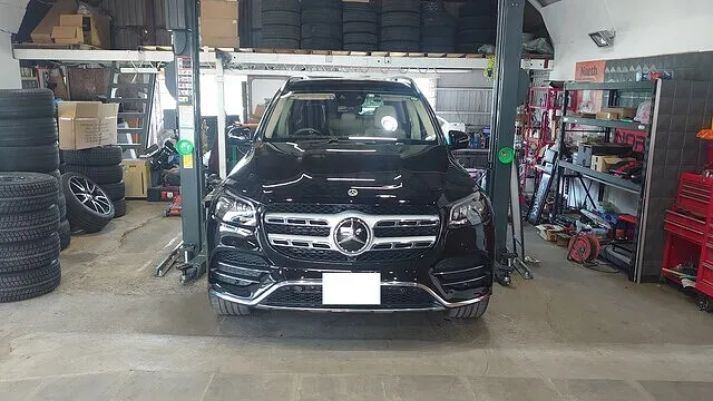 札幌市　白石区　GLS400d パナメリカーナグリル交換