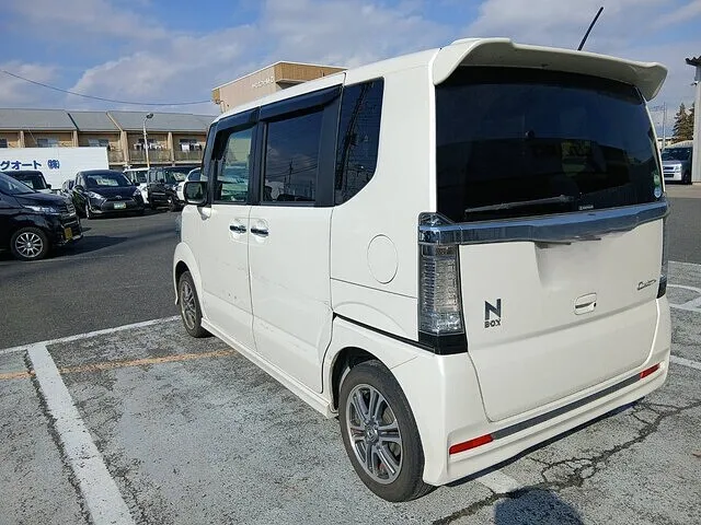 ひたちなか市/左フロントバンパー/鈑金塗装/ホンダ　N BOX