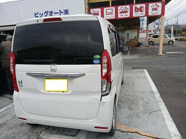 ひたちなか市/フロントバンパーとテールゲート/鈑金塗装/ホンダ　N BOX